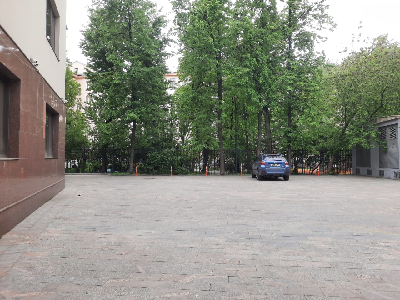 фасад дома, здание по адресу г Москва, Ленинский пр-кт, д 37 к 1 